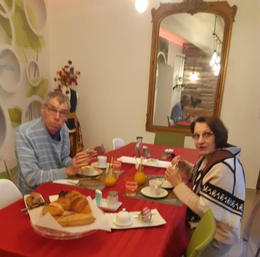 نيم Suite Privee Bed And Breakfast المظهر الخارجي الصورة