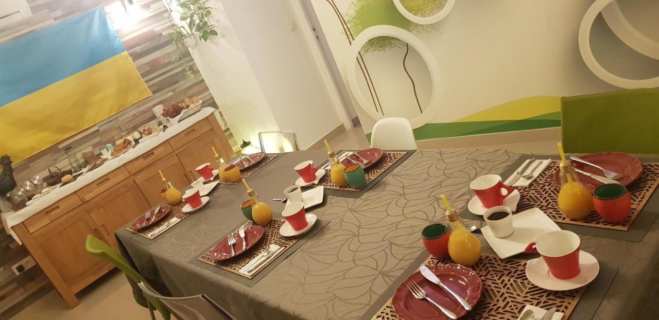 نيم Suite Privee Bed And Breakfast المظهر الخارجي الصورة